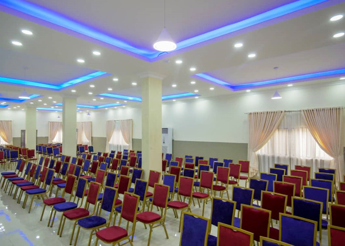 Pool bar/Up bar space or Meeting Room